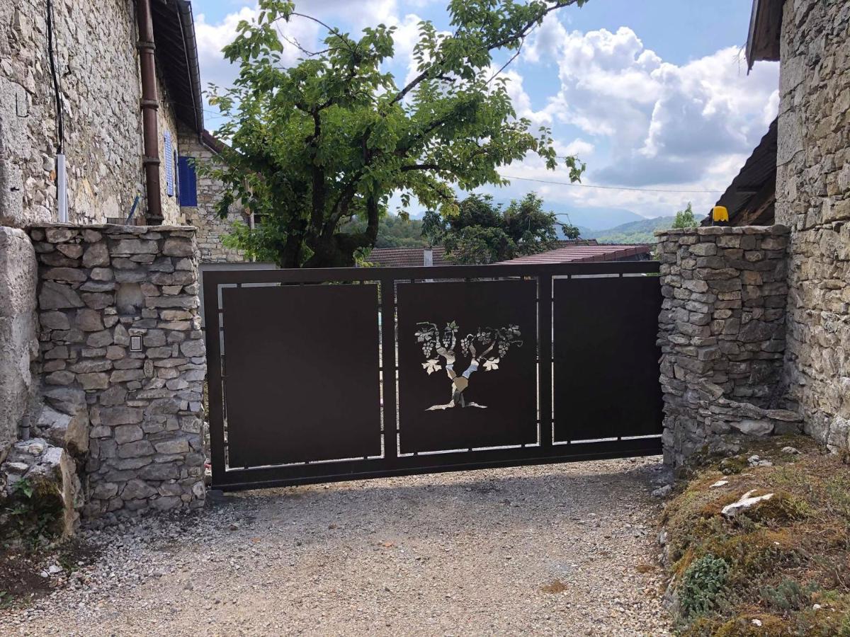 Le Clos Bo-M Marignieu Exterior photo